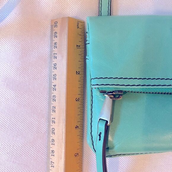 HOBO crossbody travel wallet, mint green, like new! Spring vibes! - Picture 9 of 11